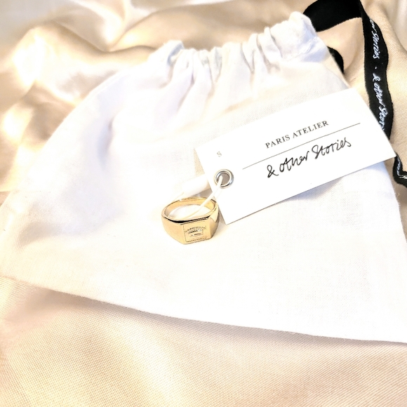 & Other Stories Jewelry - 💍 Other Stories Crown Square Signet Ring 💍